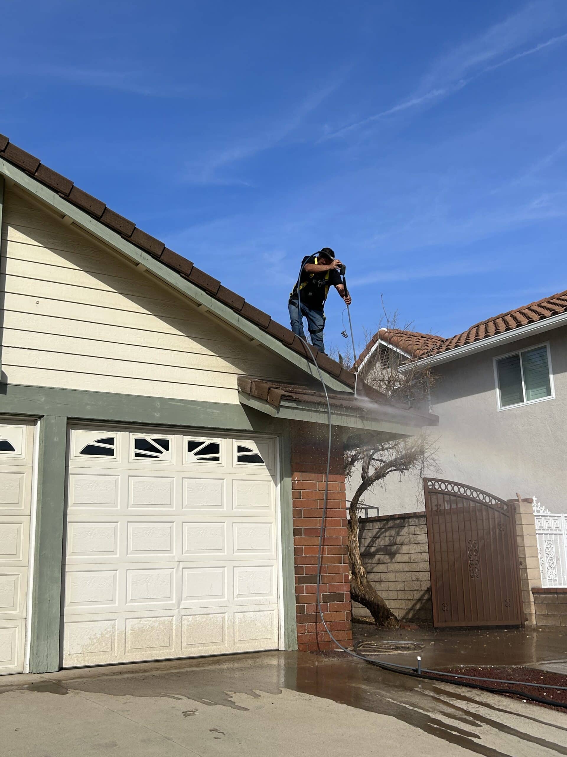 Gutter Cleaning for clogged gutters