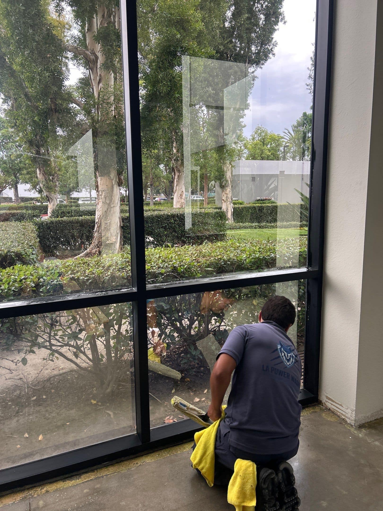 Interior windows cleaning in Pico Rivera, CA