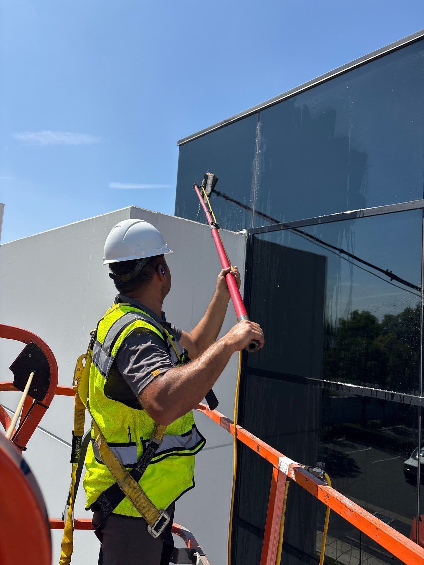 Commercial window cleaning services in Pico Rivera, CA